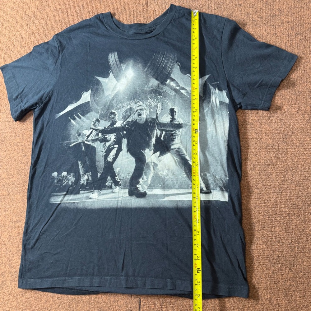 Edun Live U2 360 Tour Graphic T-Shirt Mens Large Black African Cotton Rock Band - Picture 2 of 9